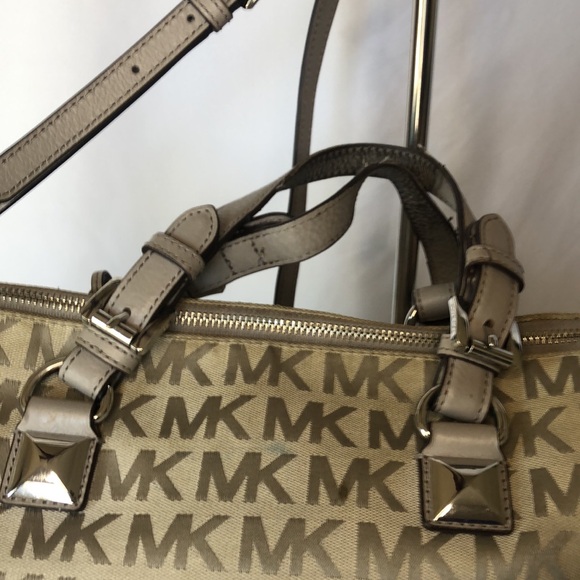 MICHAEL KORS Signature light gray Grayson Satchel handbag. - Picture 6 of 16